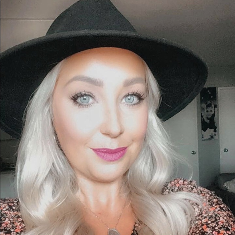 Meet your Posher, Mandy